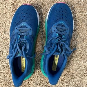 Women’s Hoka tennis shoes size 7.5 wore once, in perfect condition!